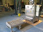 Wärmeschrank dient zur Vorwärmung von kleinen Fässern, Eimern und Flaschen in einer Anlage zur Sallbenherstellung